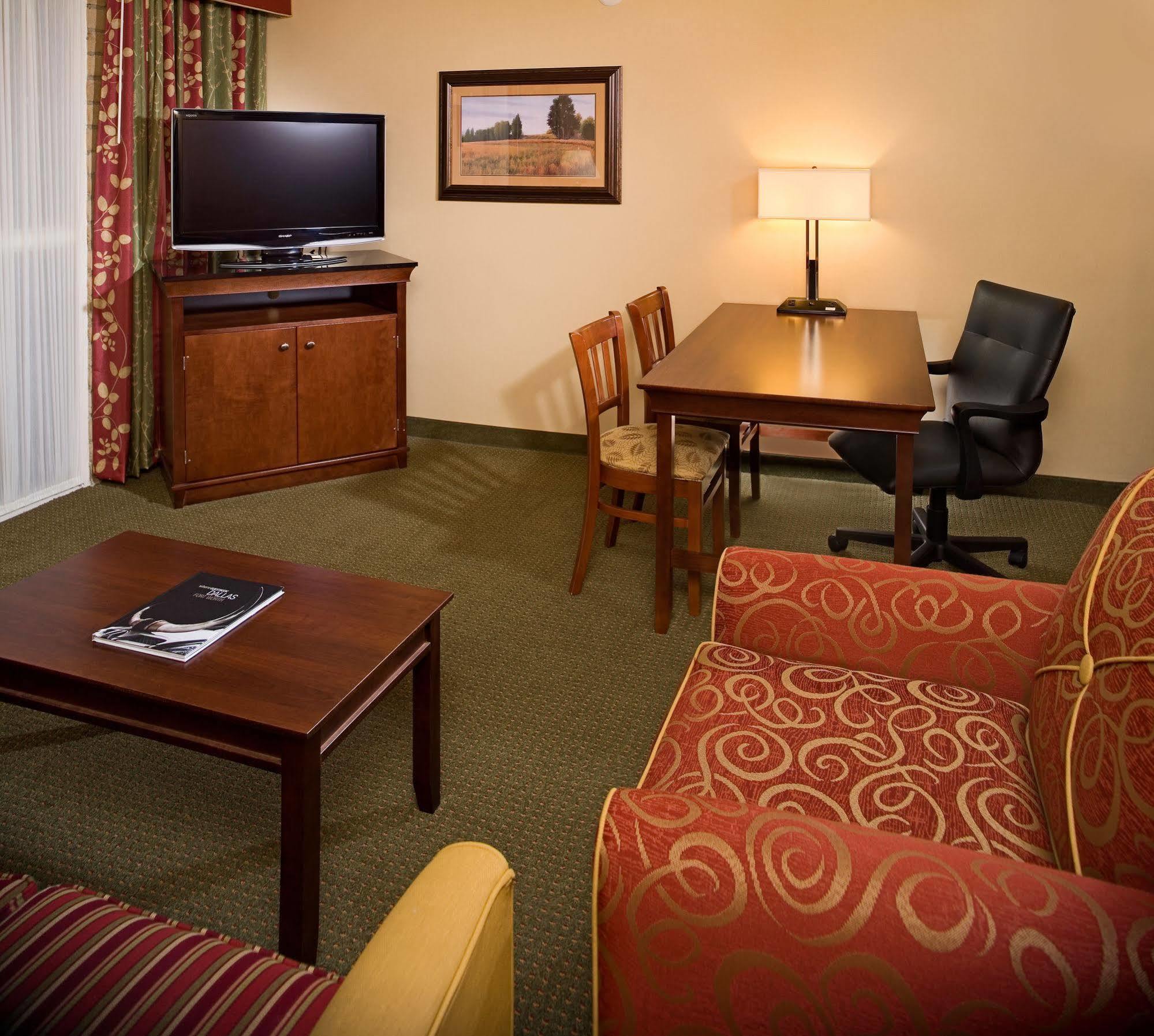 Embassy Suites Dallas - Park Central Area Kültér fotó